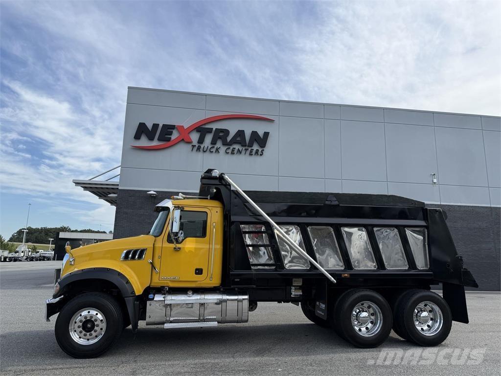 Mack GU713 Kiperi kamioni