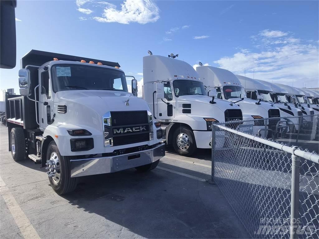 Mack MD7 42R Kiperi kamioni