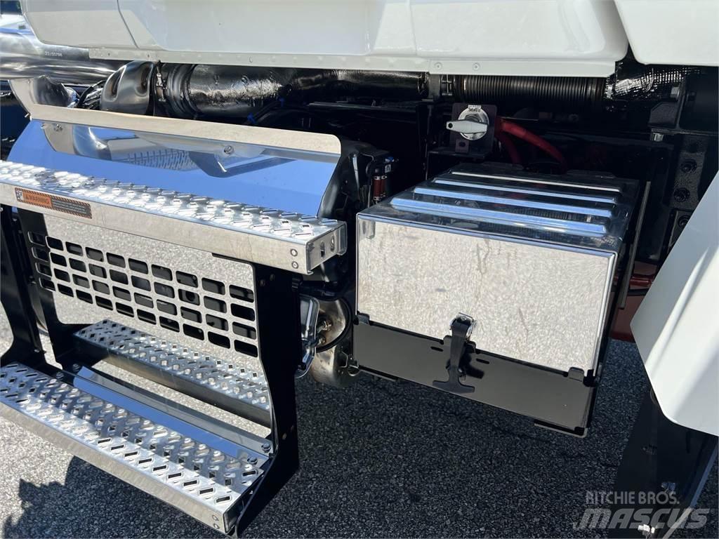 Mack PI64T Tegljači