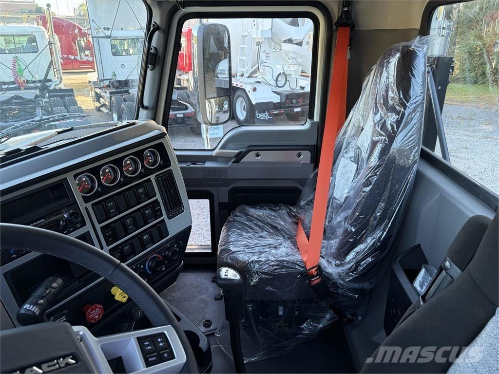 Mack PI64T Tegljači