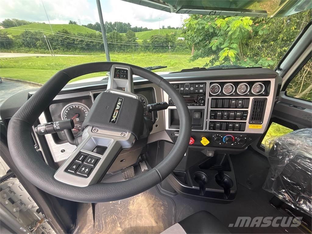 Mack PI64T Tegljači