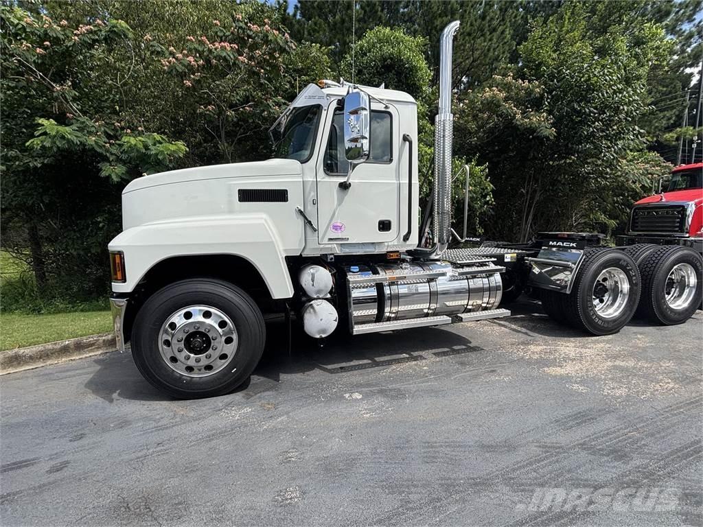 Mack PI64T Tegljači