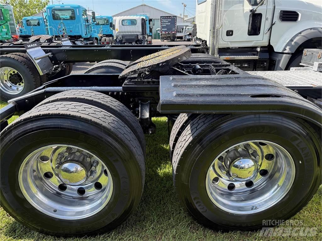 Mack PI64T Tegljači