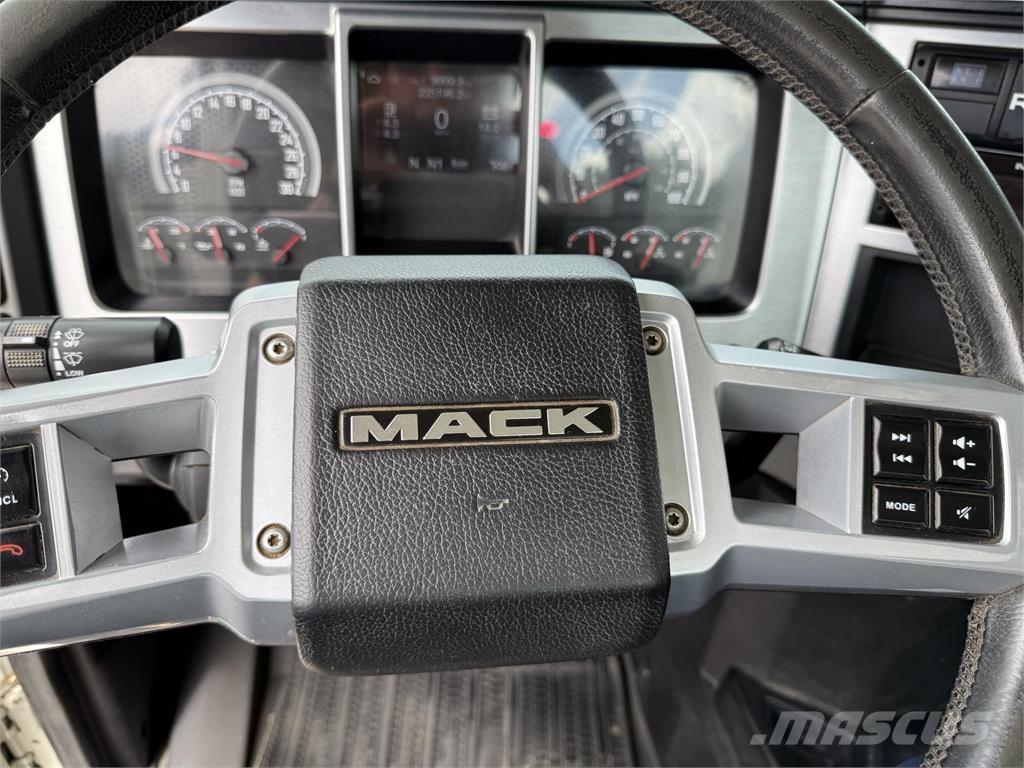 Mack PI64T Tegljači