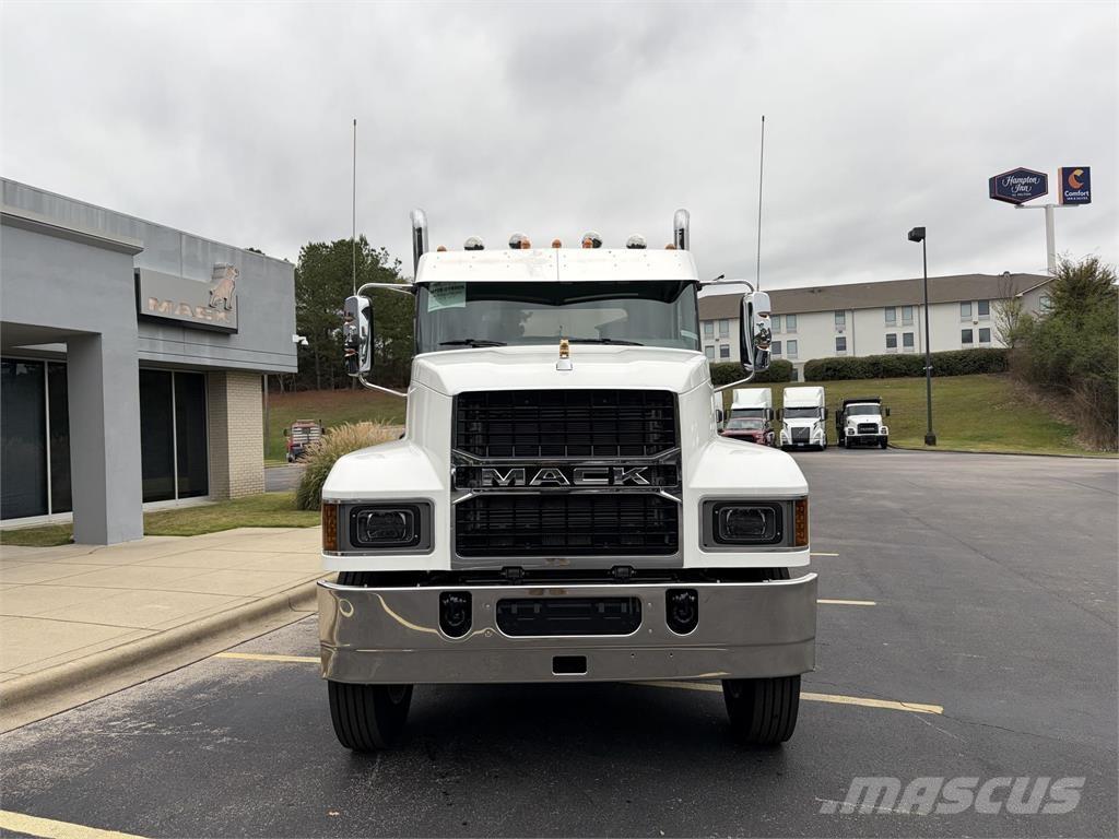 Mack PI64T Tegljači