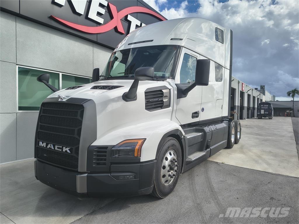 Mack PR64T Tegljači