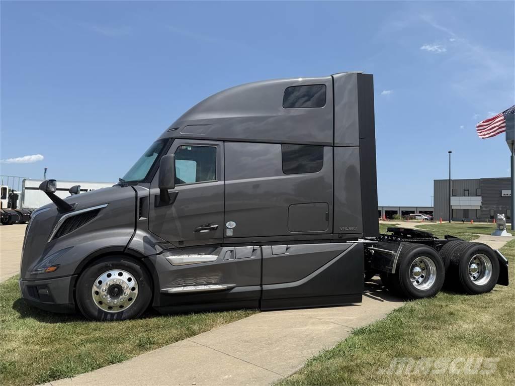 Volvo NEW VNL860 Tegljači