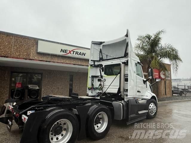 Volvo VNL64T300 Tegljači