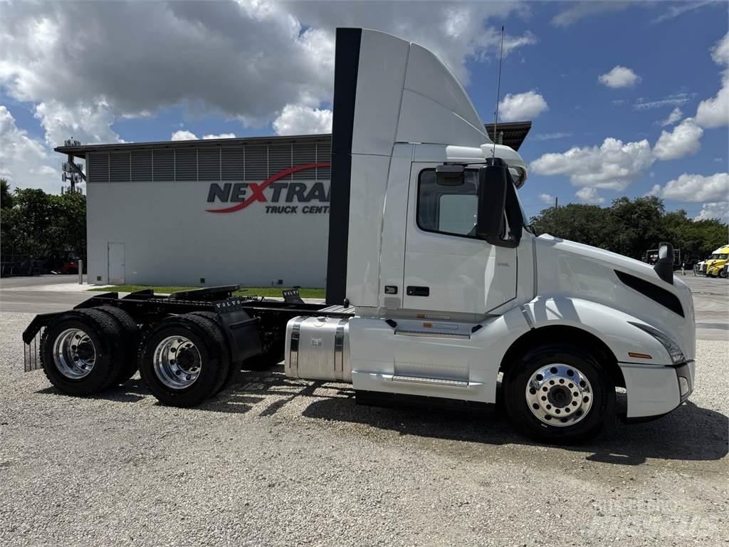 Volvo VNL64T300 Tegljači