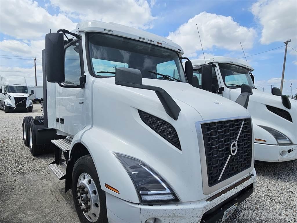 Volvo VNL64T300 Tegljači