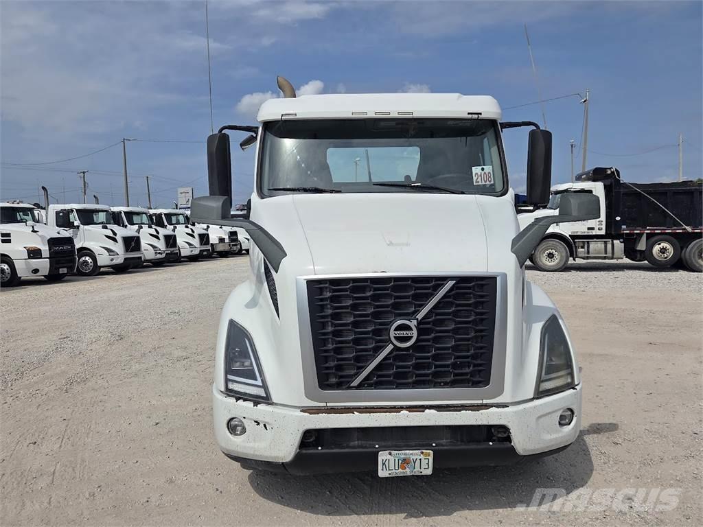 Volvo VNL64T300 Tegljači