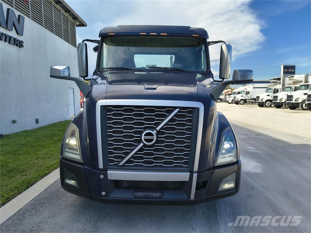 Volvo VNL64T300 Tegljači