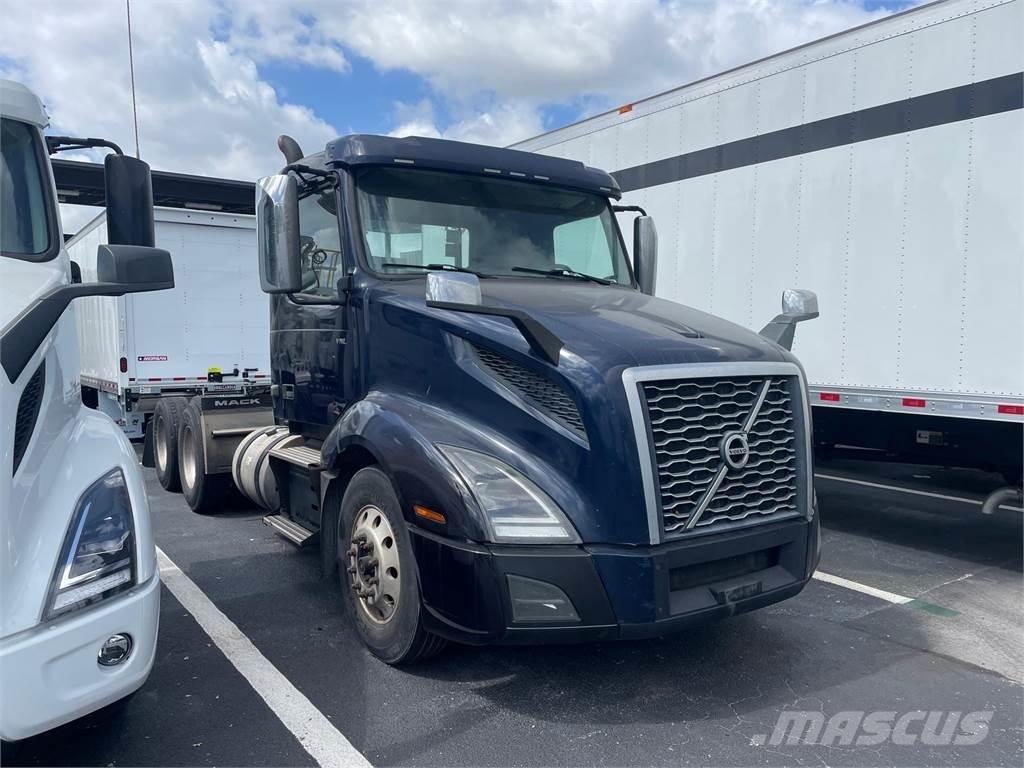Volvo VNL64T300 Tegljači