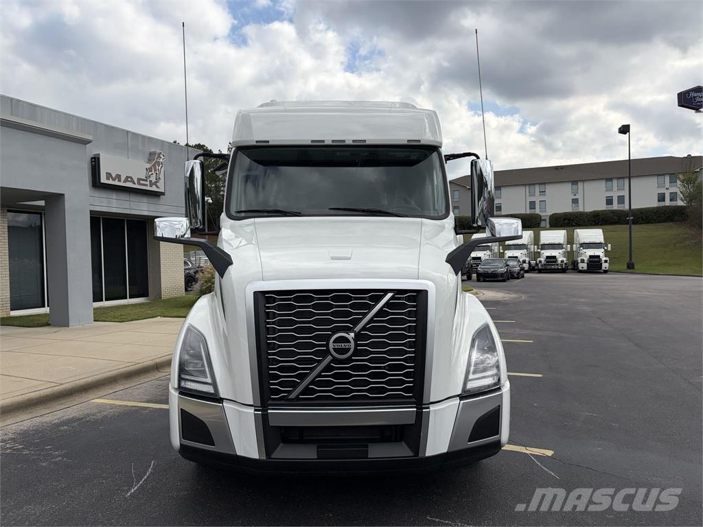 Volvo VNL64T740 Tegljači