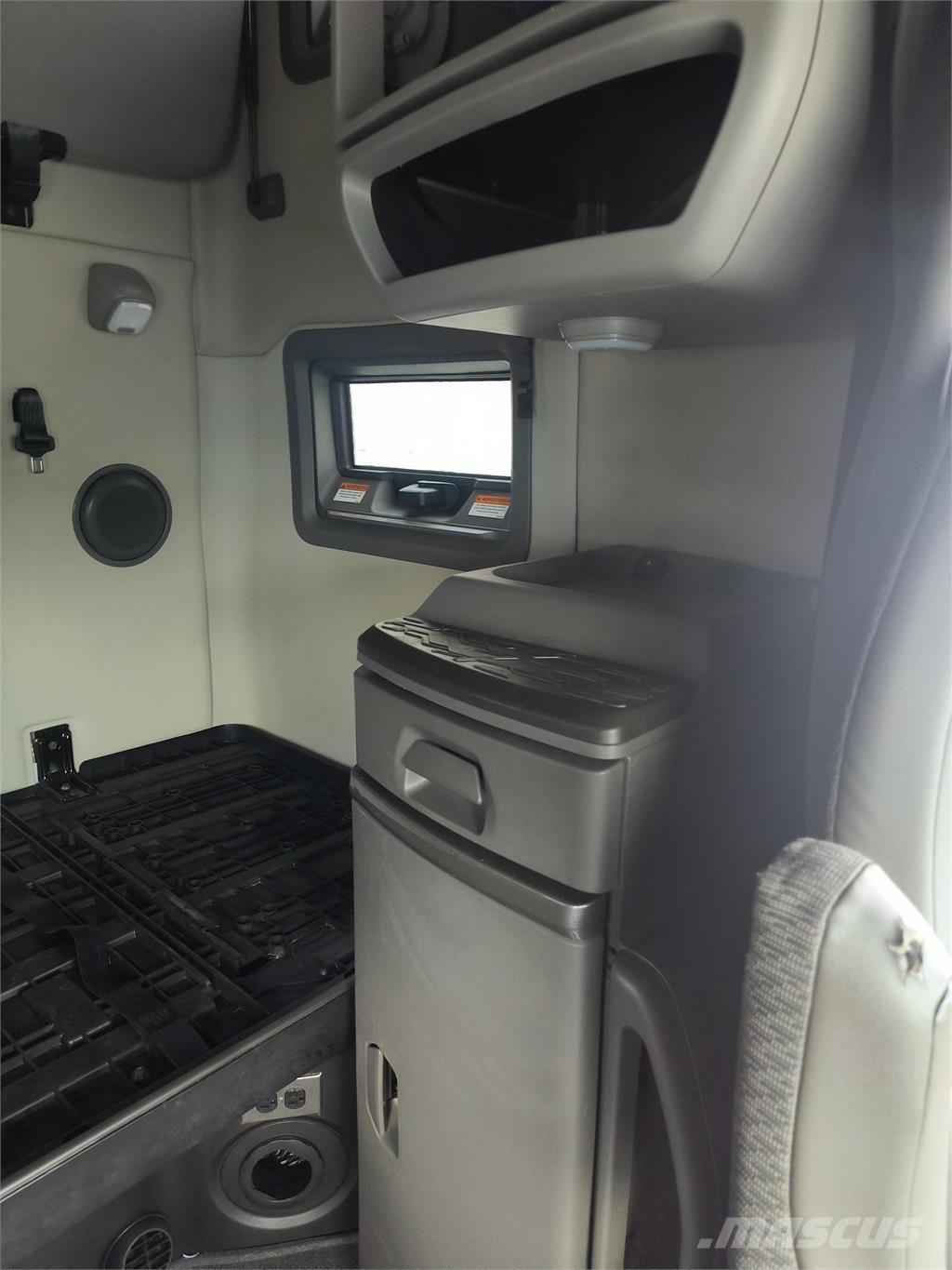 Volvo VNL64T760 Tegljači