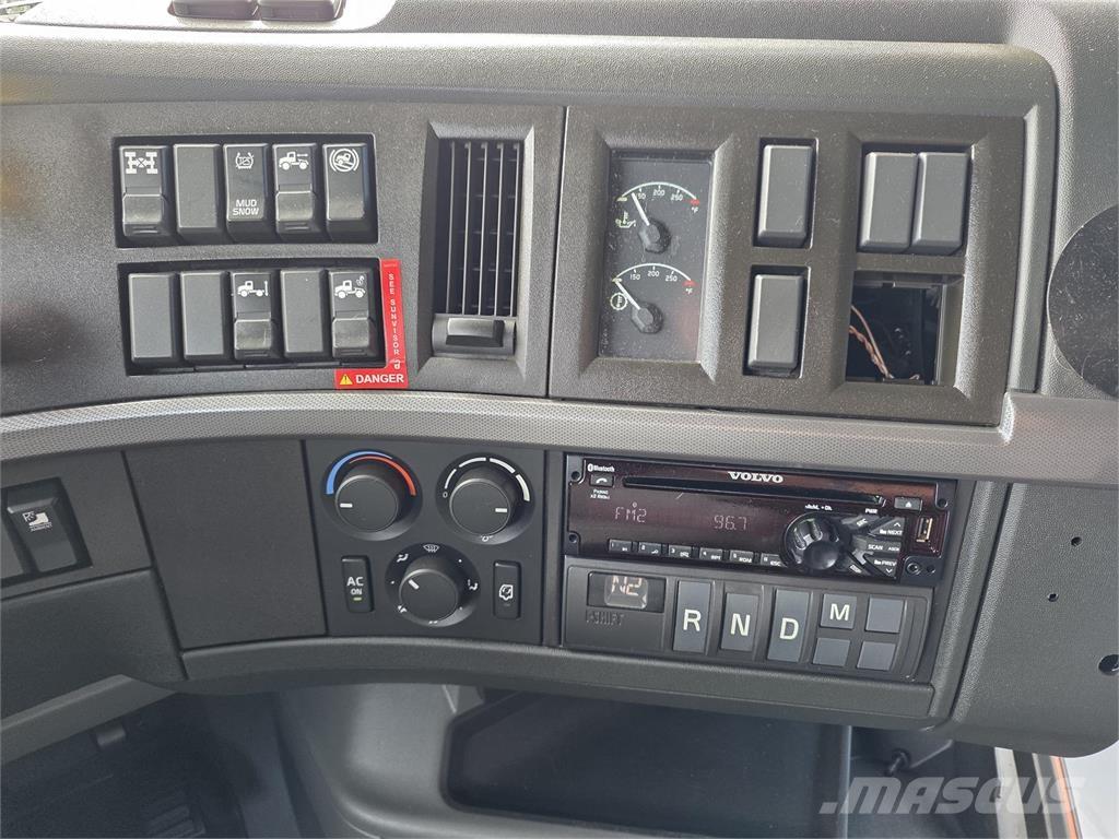 Volvo VNL64T760 Tegljači