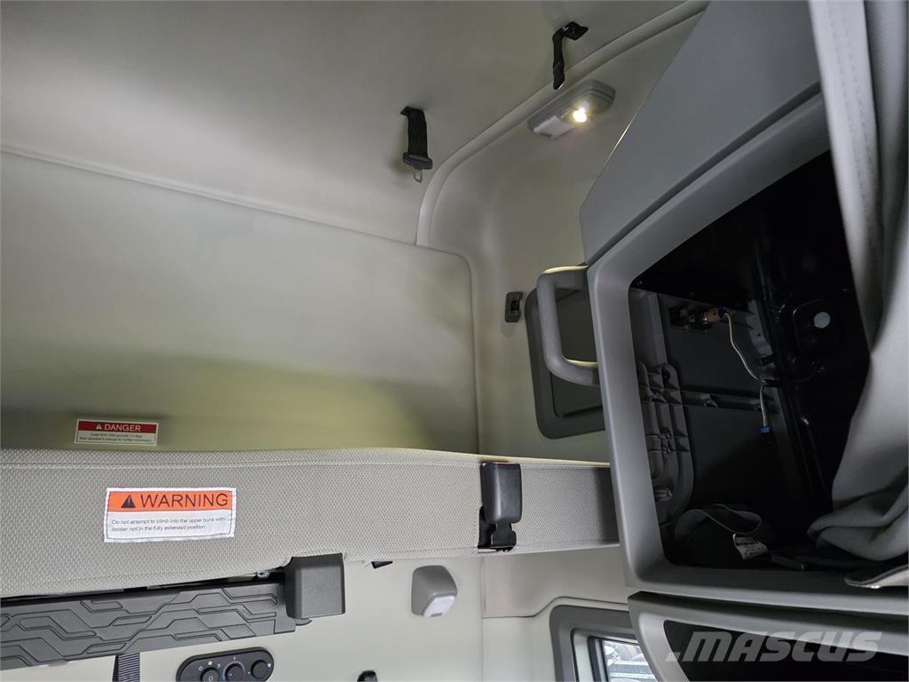 Volvo VNL64T760 Tegljači