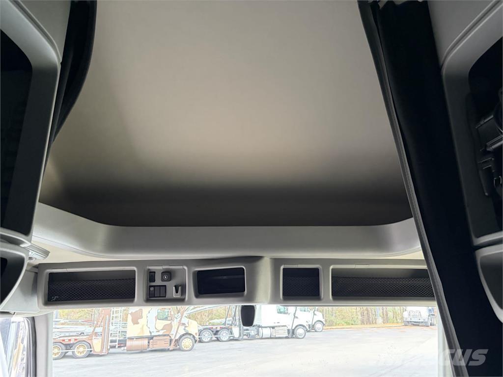 Volvo VNL64T760 Tegljači