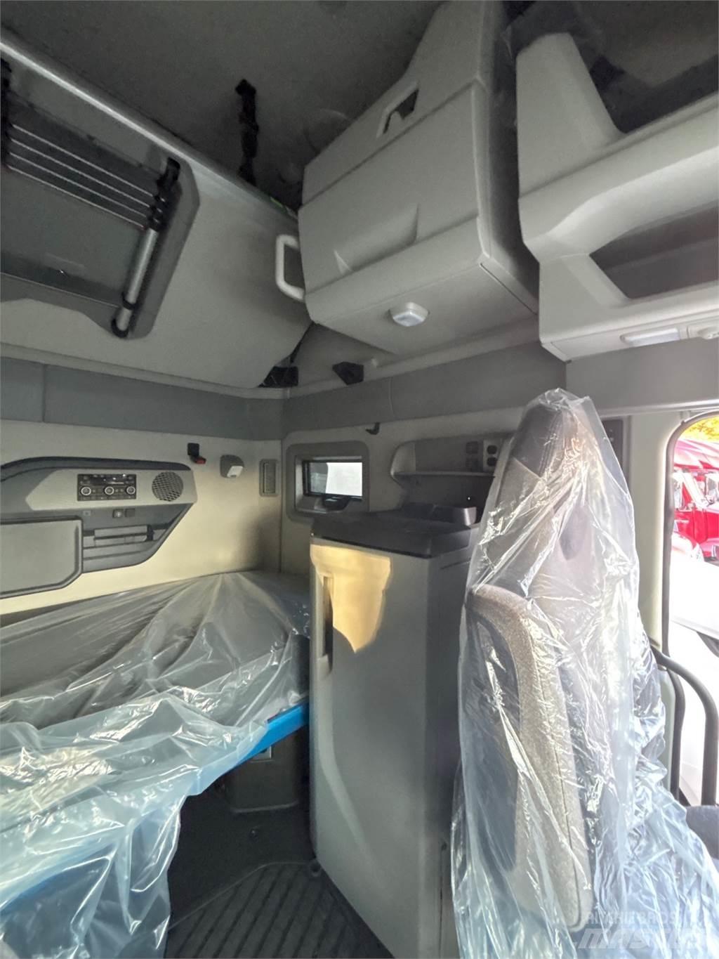 Volvo VNL64T860 Tegljači