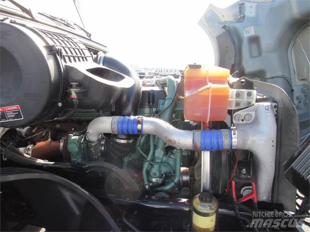 Volvo VNL64T860 Tegljači
