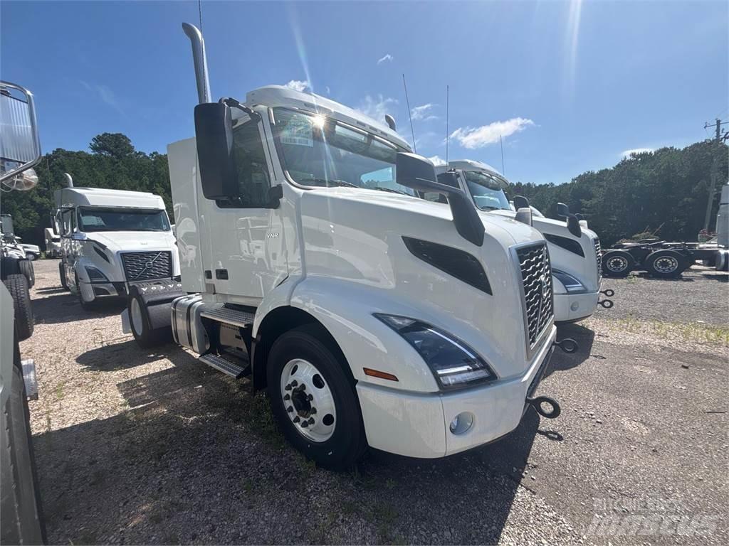 Volvo VNR42T300 Tegljači