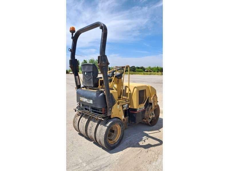 CAT CB225D Nabijači zemlje
