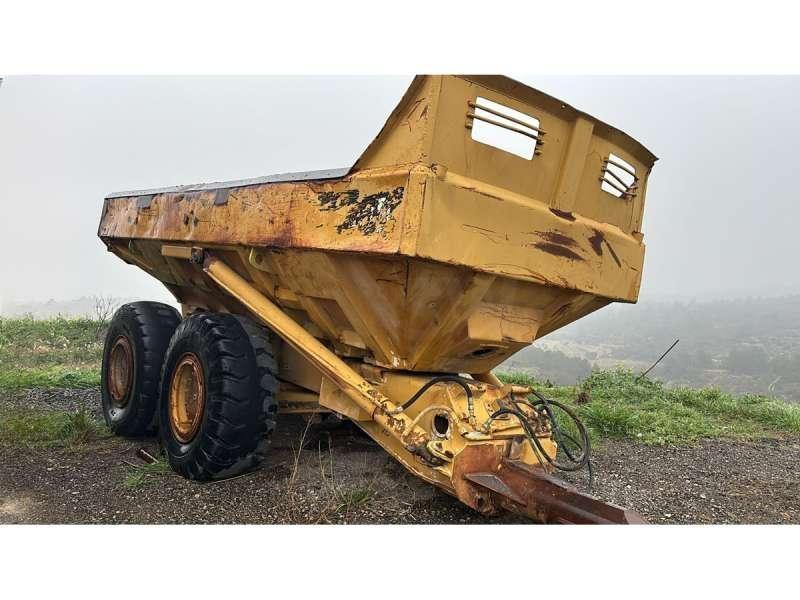 CAT D250B Kiperi prikolice