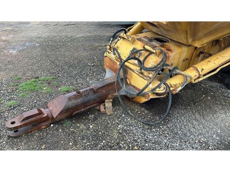 CAT D250B Kiperi prikolice