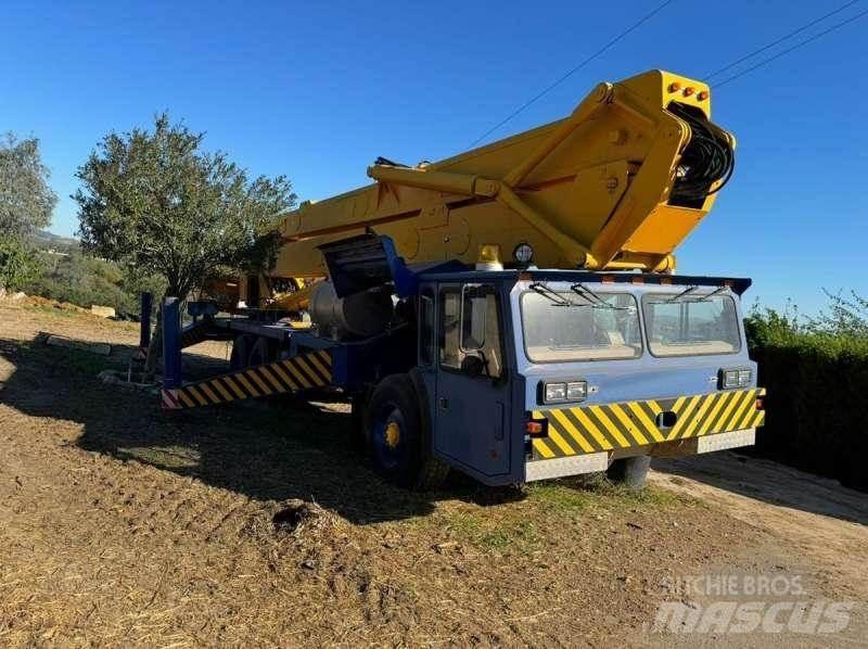 Condor 125/S Polovne dizalice za sve terene