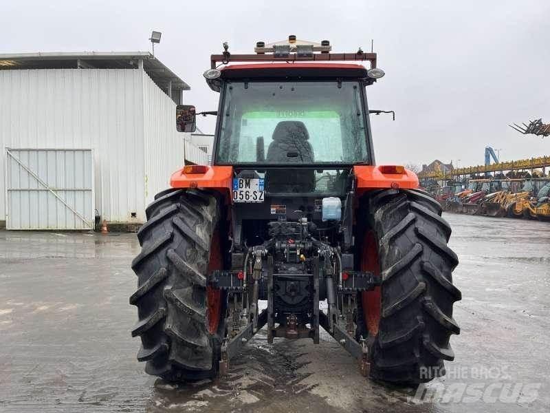 Kubota M108S Traktori