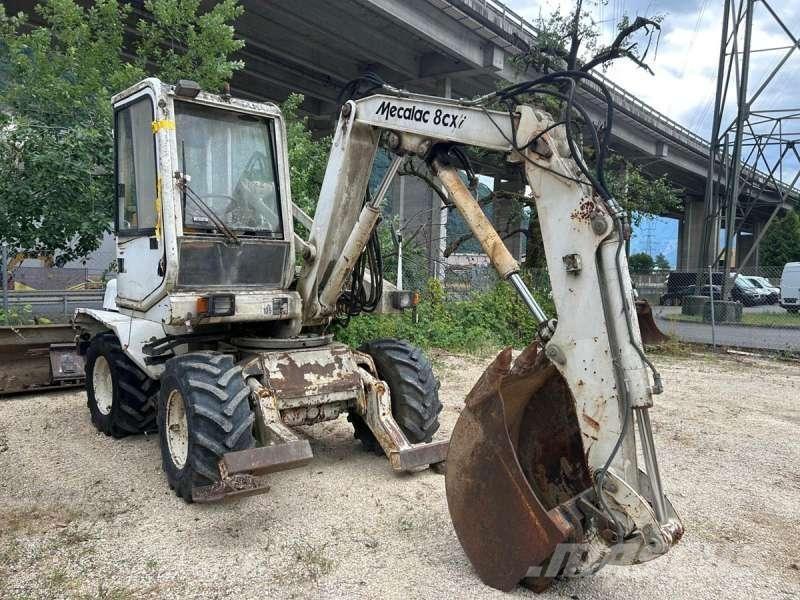 Mecalac 8CXI Bageri točkaši