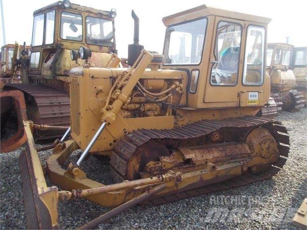 CAT D4D Buldožeri guseničari