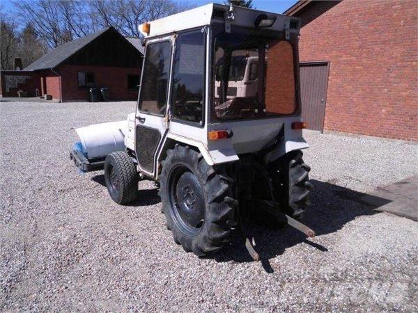Mitsubishi 280 Traktori