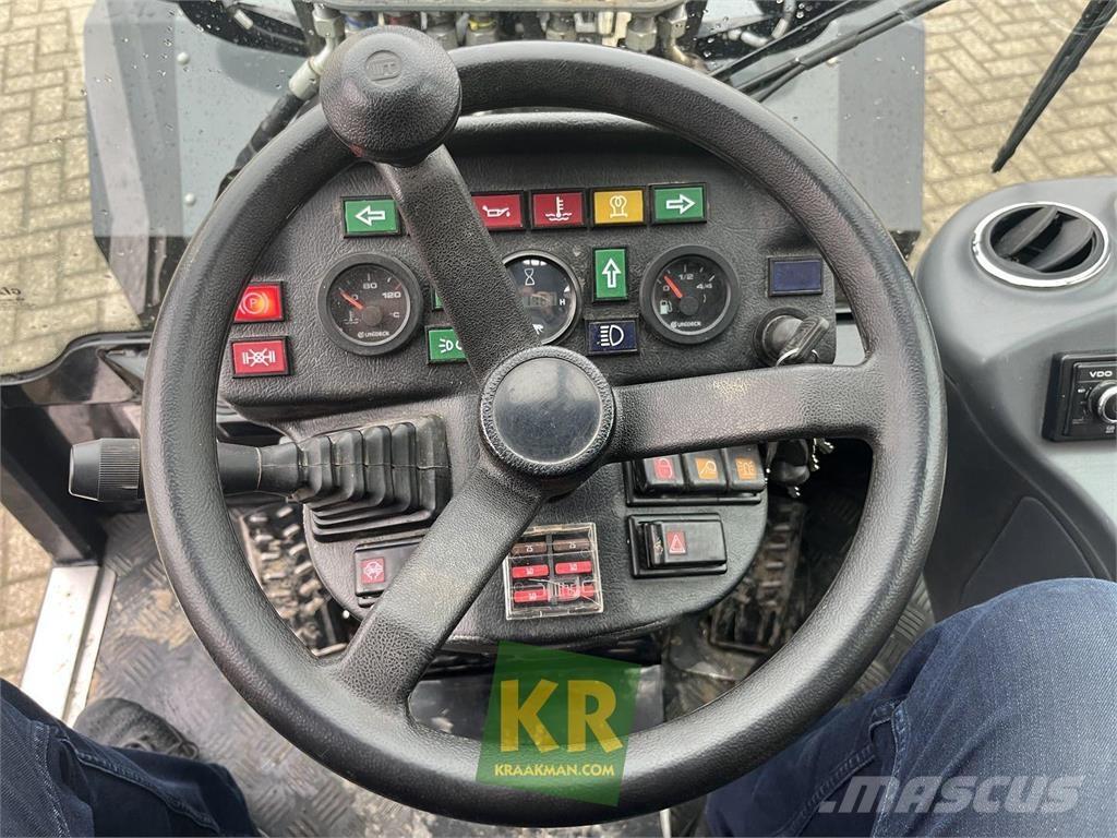 GiANT V5003 Prednji utovarivači i bageri