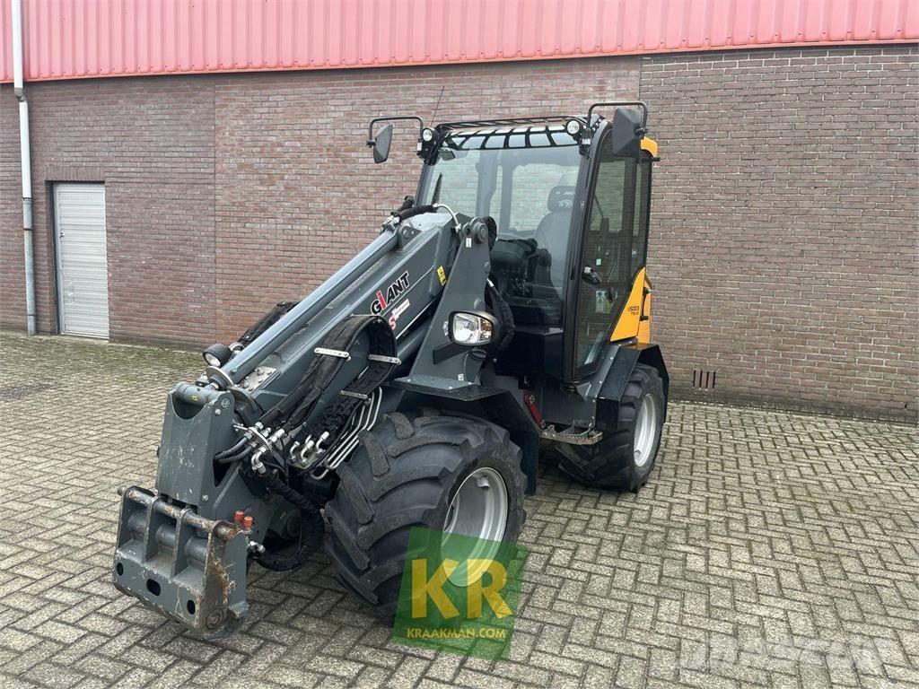 GiANT V5003 Prednji utovarivači i bageri