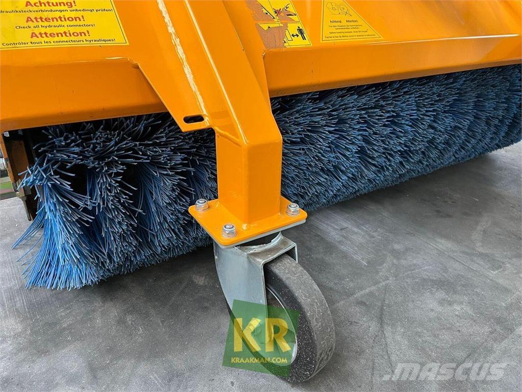 GiANT Veegmachine Mašine za čišćenje