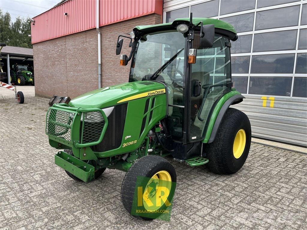 John Deere 3038R Manji traktori