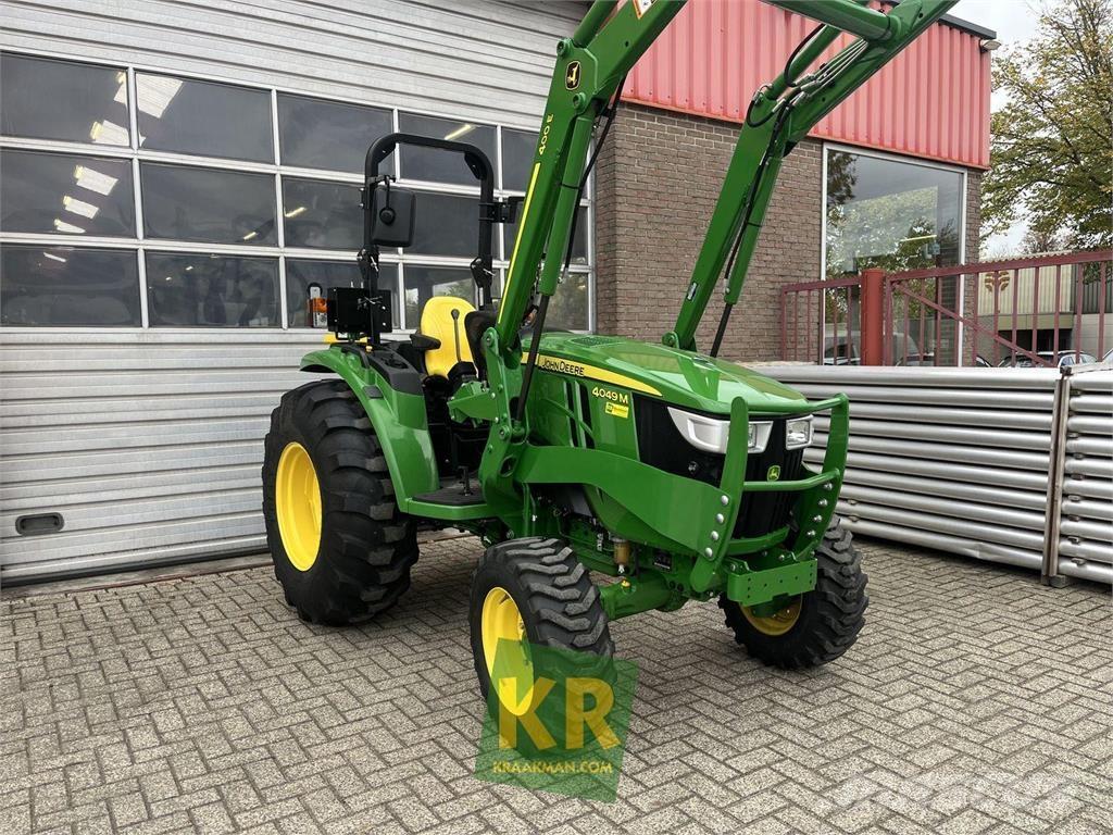John Deere 4049M Manji traktori