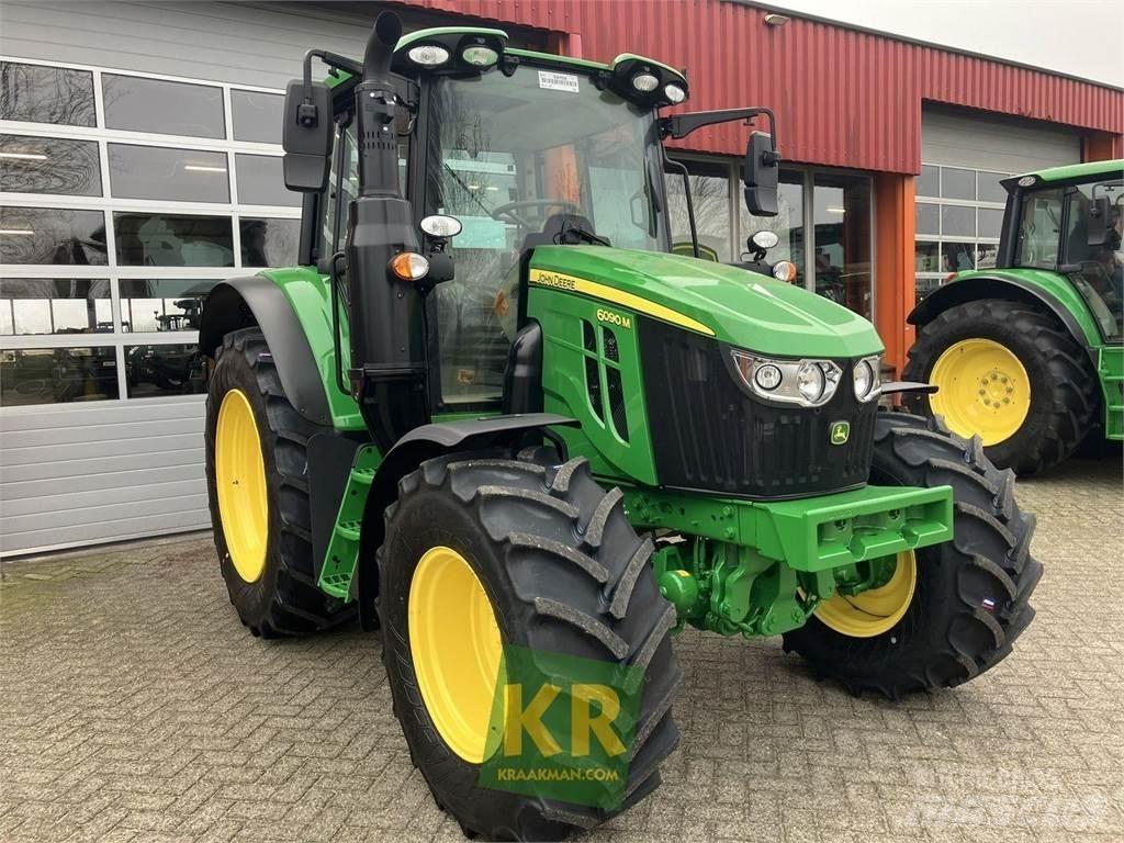 John Deere 6090M Traktori