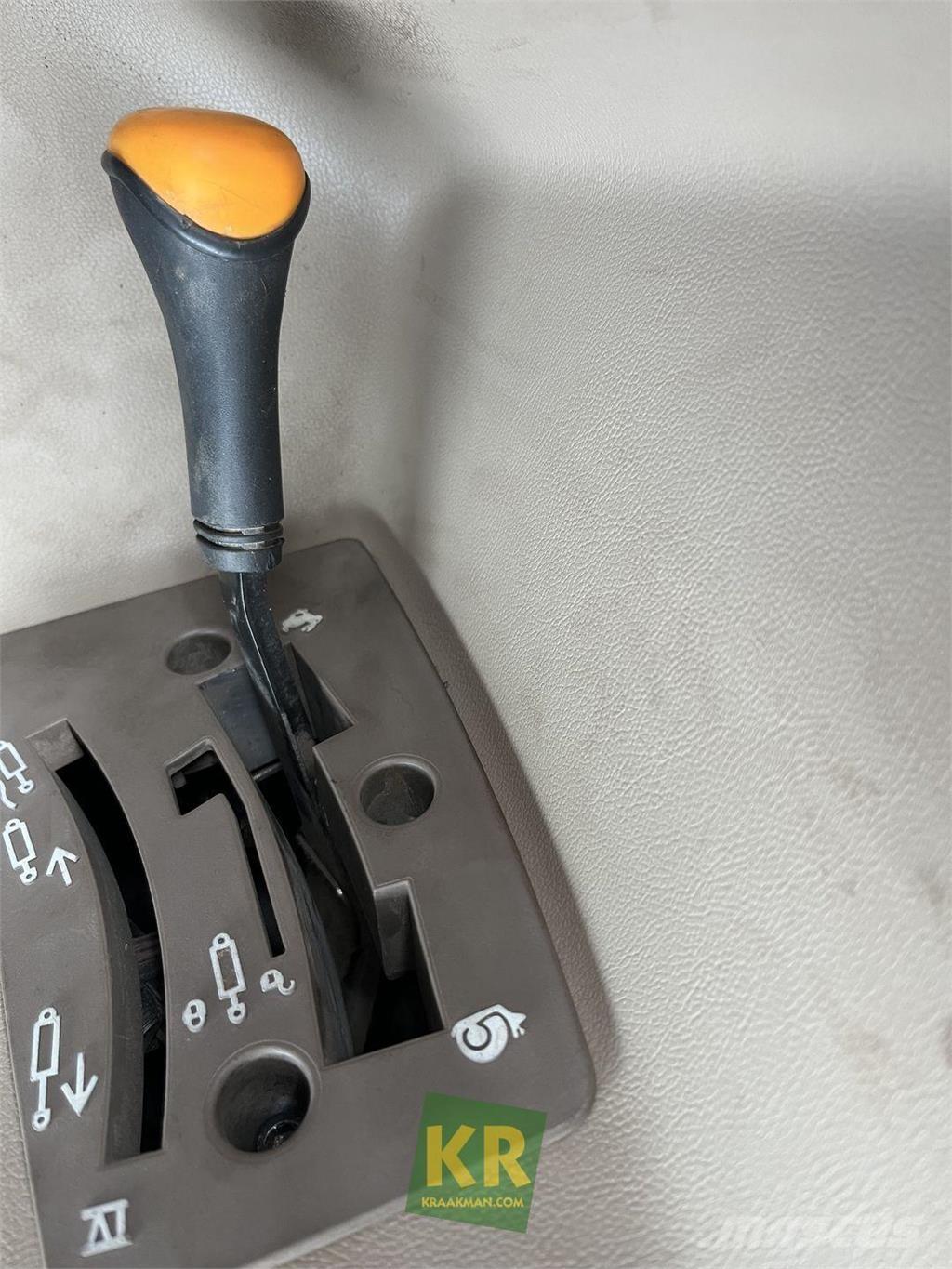 John Deere 6115R Traktori