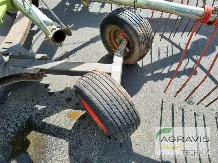 CLAAS LINER 2700 Okretači i sakupljači sena