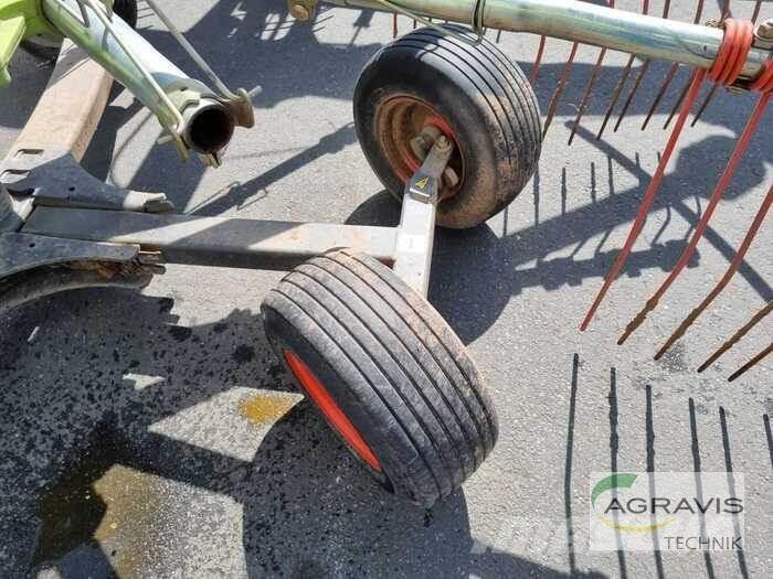 CLAAS LINER 2700 Okretači i sakupljači sena