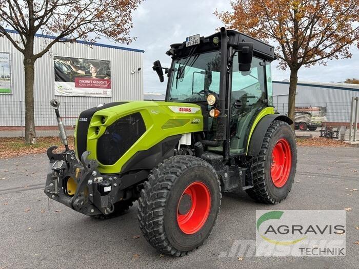 CLAAS NEXOS 240 L Traktori