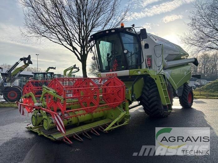 CLAAS TUCANO 420 Kombajni