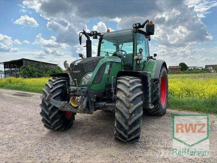 Fendt 718 Vario Traktori