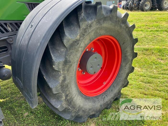 Fendt 718 VARIO S4 Traktori