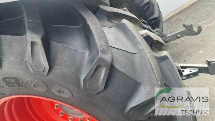 Fendt 724 VARIO S4 Traktori