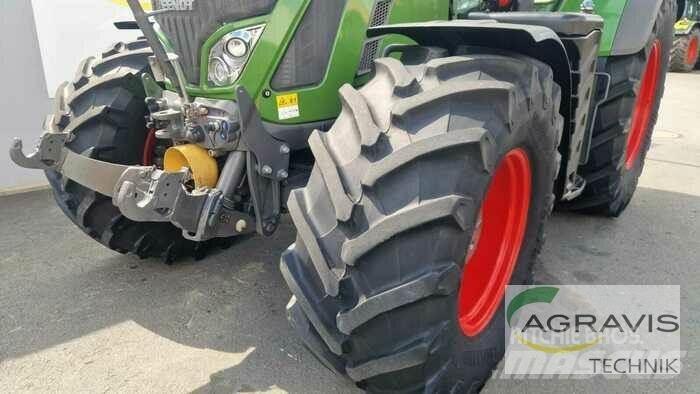 Fendt 724 VARIO S4 Traktori