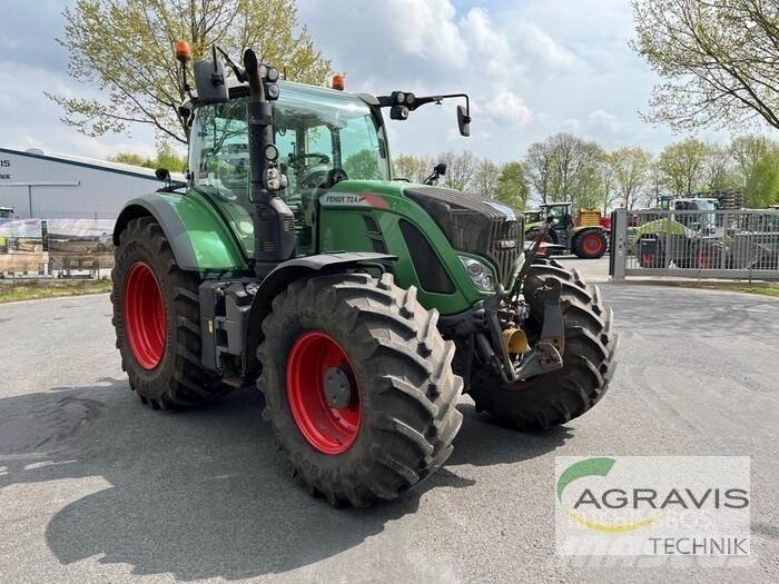 Fendt 724 VARIO S4 Traktori