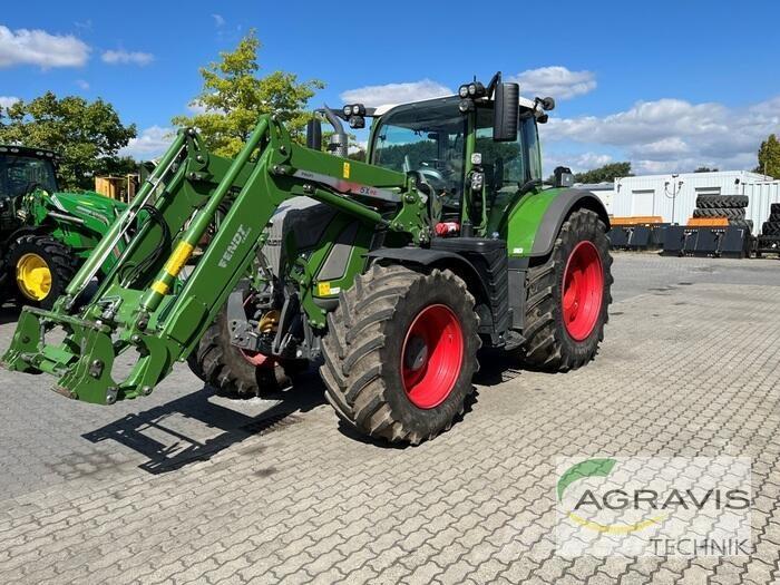 Fendt 724 VARIO S4 Traktori